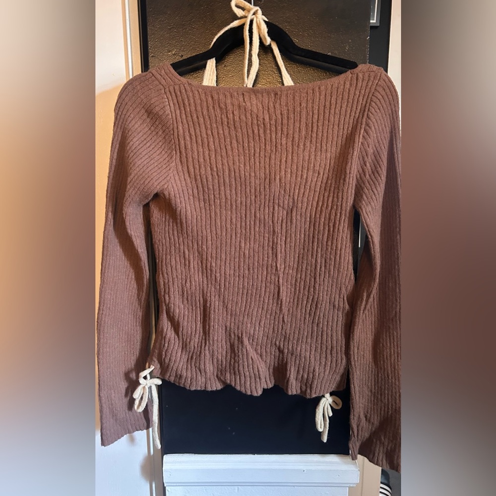 Cider Brown Ribbed Top with Cream Halter. Curve Plus - Picture 3 of 3